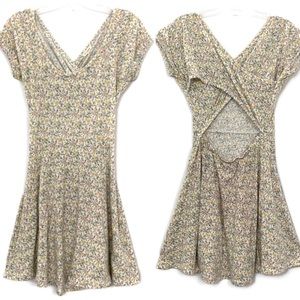 EN CRÈME open back floral mini dress